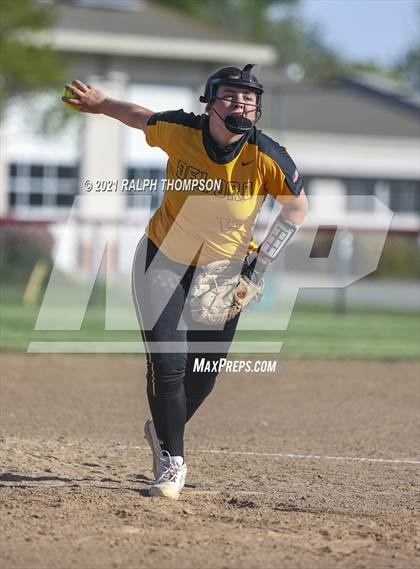 Thumbnail 3 in Del Oro @ Pleasant Grove photogallery.