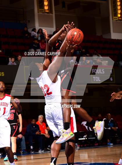 Thumbnail 3 in Tuckahoe vs. Hamilton (Section 1 Class C Final) photogallery.