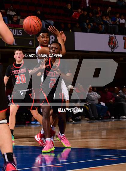 Thumbnail 1 in Tuckahoe vs. Hamilton (Section 1 Class C Final) photogallery.