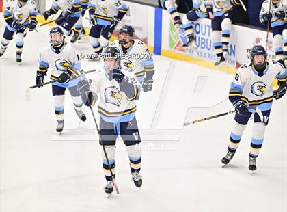 Thumbnail 3 in Valor Christian vs. Denver East - CHSAA 5A Quarterfinals photogallery.