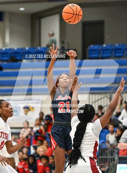 Thumbnail 3 in Jacksonville vs. Marion (AAA 5A State Playoffs) photogallery.