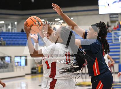 Thumbnail 2 in Jacksonville vs. Marion (AAA 5A State Playoffs) photogallery.