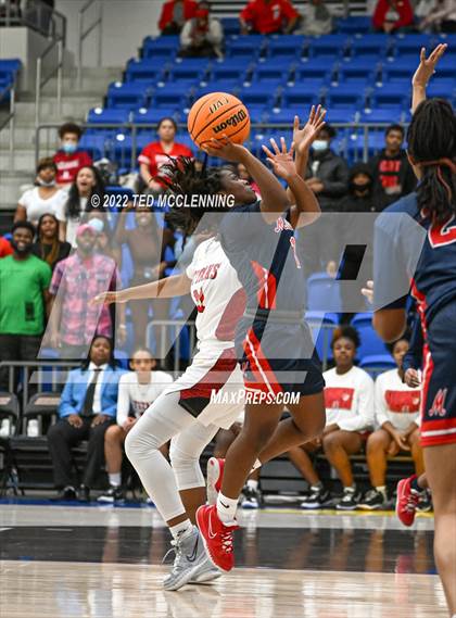 Thumbnail 3 in Jacksonville vs. Marion (AAA 5A State Playoffs) photogallery.