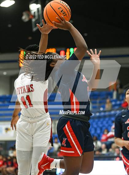 Thumbnail 3 in Jacksonville vs. Marion (AAA 5A State Playoffs) photogallery.