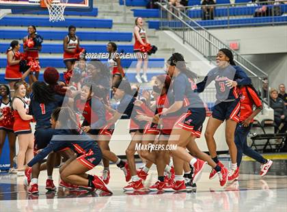 Thumbnail 3 in Jacksonville vs. Marion (AAA 5A State Playoffs) photogallery.
