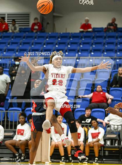 Thumbnail 3 in Jacksonville vs. Marion (AAA 5A State Playoffs) photogallery.