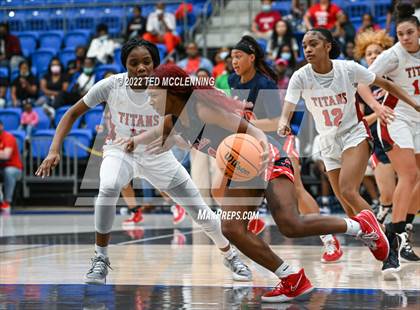 Thumbnail 3 in Jacksonville vs. Marion (AAA 5A State Playoffs) photogallery.