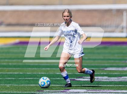 Thumbnail 1 in Bellevue East vs. Kearney photogallery.