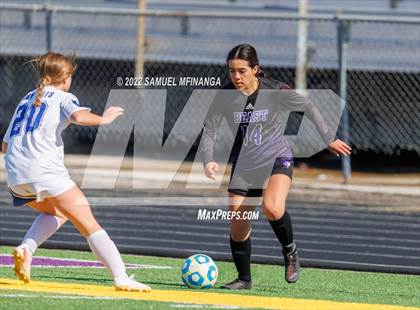 Thumbnail 2 in Bellevue East vs. Kearney photogallery.