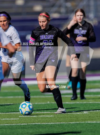 Thumbnail 2 in Bellevue East vs. Kearney photogallery.
