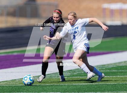 Thumbnail 2 in Bellevue East vs. Kearney photogallery.