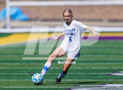 Thumbnail 2 in Bellevue East vs. Kearney photogallery.