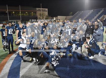 Thumbnail 3 in Eastside Catholic vs. Marietta (GEICO State Champions Bowl Series) photogallery.
