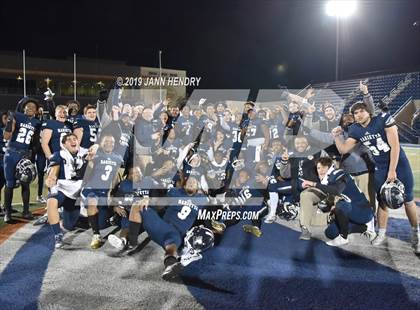 Thumbnail 2 in Eastside Catholic vs. Marietta (GEICO State Champions Bowl Series) photogallery.