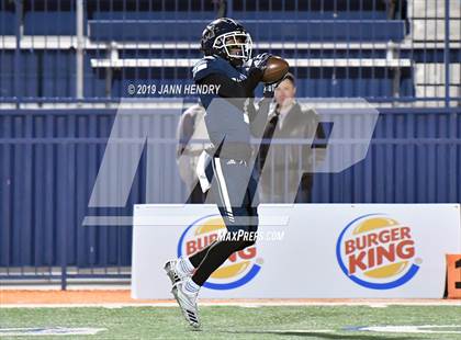 Thumbnail 2 in Eastside Catholic vs. Marietta (GEICO State Champions Bowl Series) photogallery.