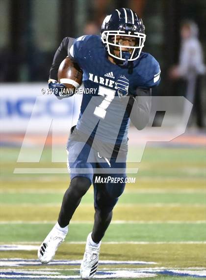 Thumbnail 3 in Eastside Catholic vs. Marietta (GEICO State Champions Bowl Series) photogallery.