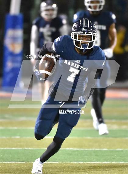 Thumbnail 2 in Eastside Catholic vs. Marietta (GEICO State Champions Bowl Series) photogallery.