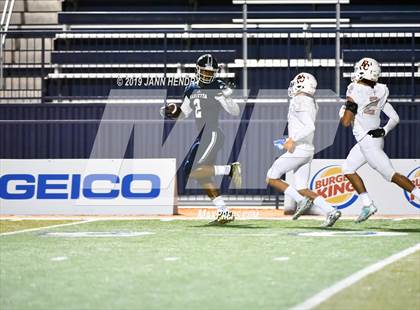 Thumbnail 2 in Eastside Catholic vs. Marietta (GEICO State Champions Bowl Series) photogallery.