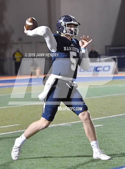 Thumbnail 2 in Eastside Catholic vs. Marietta (GEICO State Champions Bowl Series) photogallery.