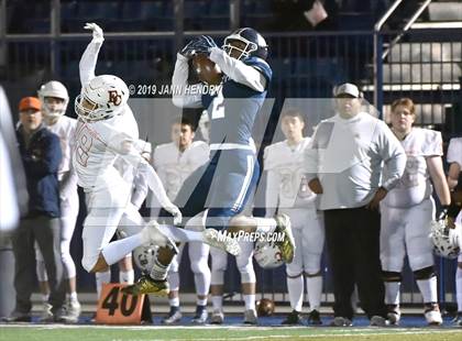 Thumbnail 1 in Eastside Catholic vs. Marietta (GEICO State Champions Bowl Series) photogallery.