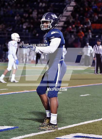 Thumbnail 2 in Eastside Catholic vs. Marietta (GEICO State Champions Bowl Series) photogallery.