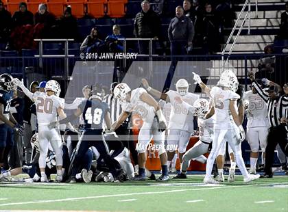Thumbnail 1 in Eastside Catholic vs. Marietta (GEICO State Champions Bowl Series) photogallery.