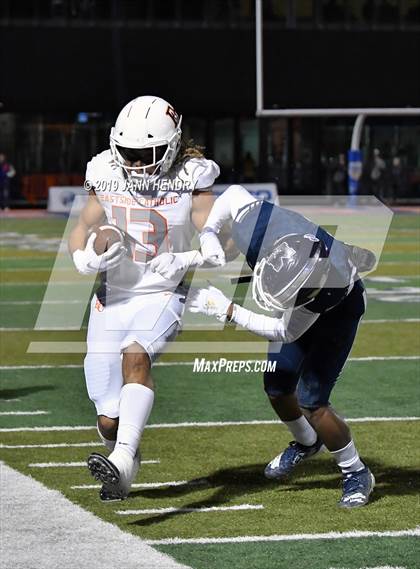 Thumbnail 1 in Eastside Catholic vs. Marietta (GEICO State Champions Bowl Series) photogallery.
