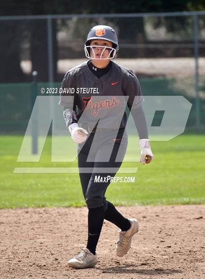Thumbnail 1 in Roseville vs. Ponderosa (Stephanie LeDoux Tournament) photogallery.