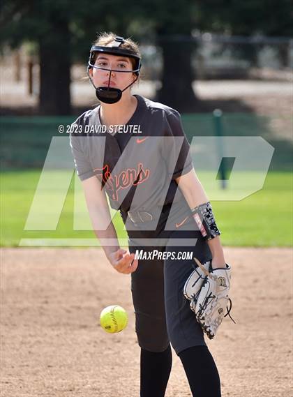 Thumbnail 3 in Roseville vs. Ponderosa (Stephanie LeDoux Tournament) photogallery.
