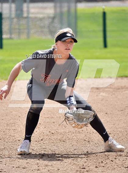 Thumbnail 3 in Roseville vs. Ponderosa (Stephanie LeDoux Tournament) photogallery.