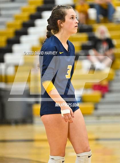 Thumbnail 2 in Frederick vs. Montrose photogallery.