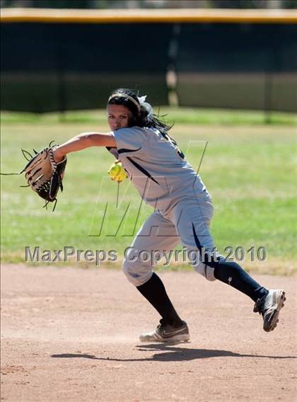 Thumbnail 1 in Los Osos @ Etiwanda photogallery.