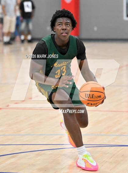 Thumbnail 2 in Mira Costa vs. Long Beach Poly (Section 7) photogallery.