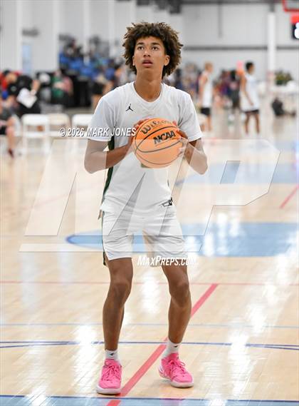 Thumbnail 1 in Mira Costa vs. Long Beach Poly (Section 7) photogallery.