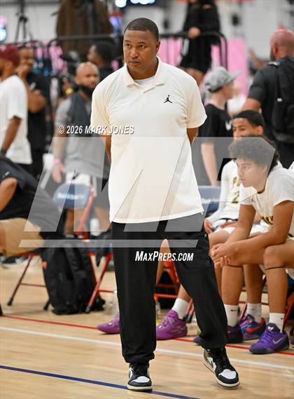 Thumbnail 3 in Mira Costa vs. Long Beach Poly (Section 7) photogallery.