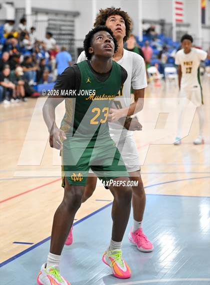 Thumbnail 2 in Mira Costa vs. Long Beach Poly (Section 7) photogallery.