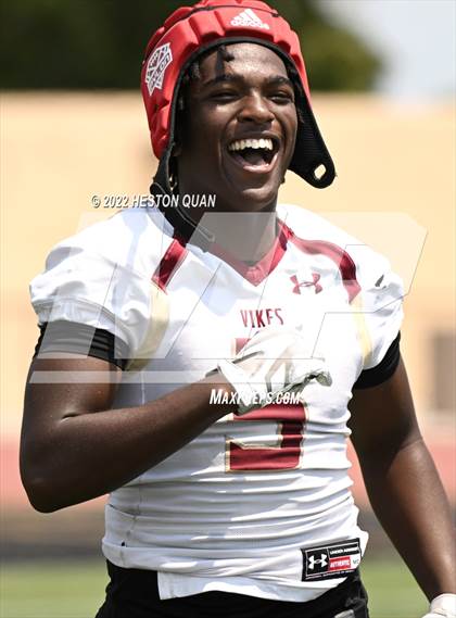 Thumbnail 3 in Downey vs. Charter Oak (Surf City Tournament) photogallery.