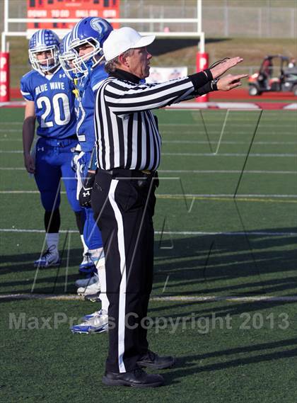 Thumbnail 3 in Middletown vs. Darien (CIAC Class L Semifinal) photogallery.