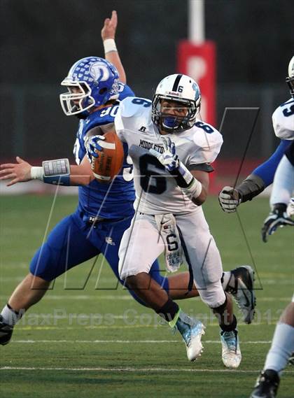 Thumbnail 3 in Middletown vs. Darien (CIAC Class L Semifinal) photogallery.