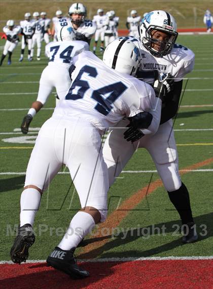 Thumbnail 2 in Middletown vs. Darien (CIAC Class L Semifinal) photogallery.