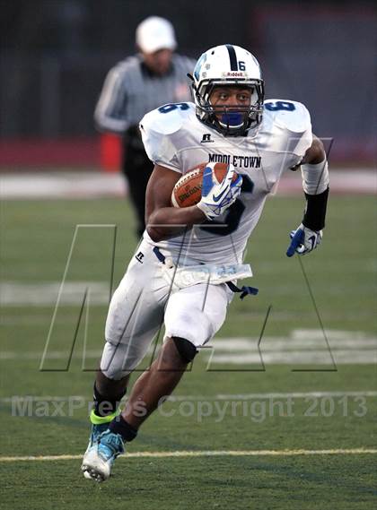 Thumbnail 1 in Middletown vs. Darien (CIAC Class L Semifinal) photogallery.