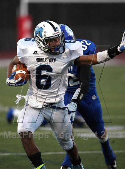 Thumbnail 1 in Middletown vs. Darien (CIAC Class L Semifinal) photogallery.