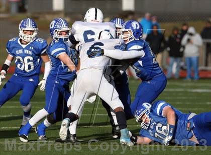 Thumbnail 1 in Middletown vs. Darien (CIAC Class L Semifinal) photogallery.