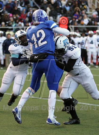 Thumbnail 2 in Middletown vs. Darien (CIAC Class L Semifinal) photogallery.
