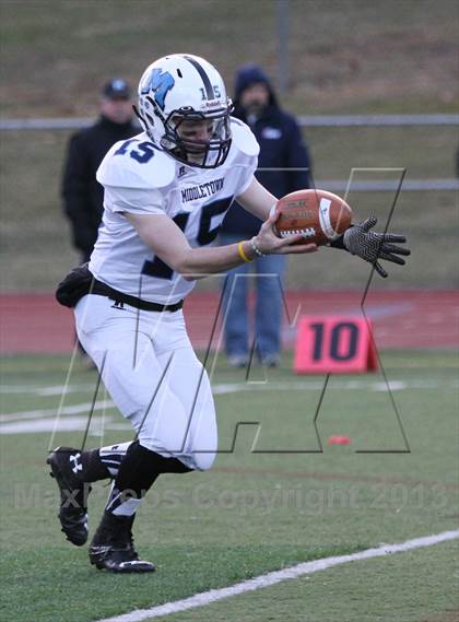 Thumbnail 1 in Middletown vs. Darien (CIAC Class L Semifinal) photogallery.