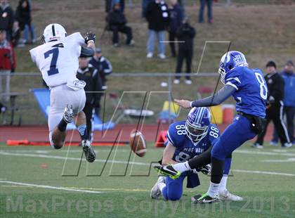 Thumbnail 1 in Middletown vs. Darien (CIAC Class L Semifinal) photogallery.