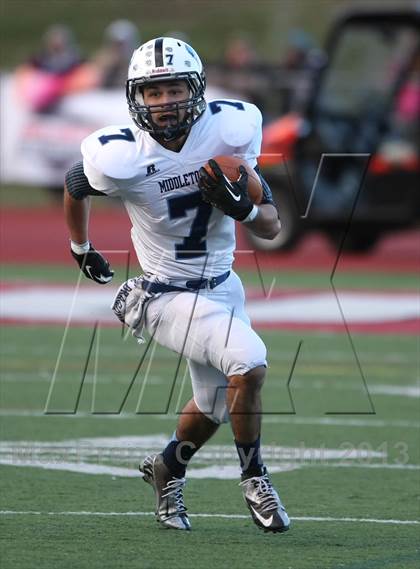 Thumbnail 1 in Middletown vs. Darien (CIAC Class L Semifinal) photogallery.