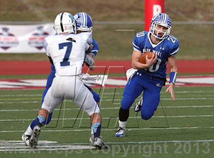 Thumbnail 1 in Middletown vs. Darien (CIAC Class L Semifinal) photogallery.