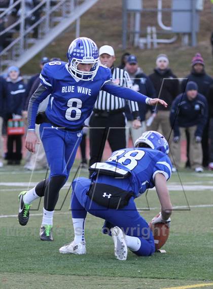Thumbnail 3 in Middletown vs. Darien (CIAC Class L Semifinal) photogallery.