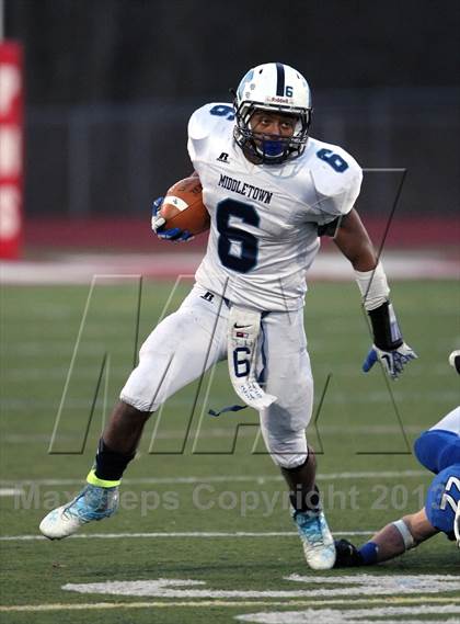 Thumbnail 3 in Middletown vs. Darien (CIAC Class L Semifinal) photogallery.